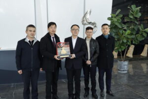 樂(lè)清市人民政府戴旭強(qiáng)市長(zhǎng)一行蒞臨我司開(kāi)展“樂(lè)商之春”慰問(wèn)